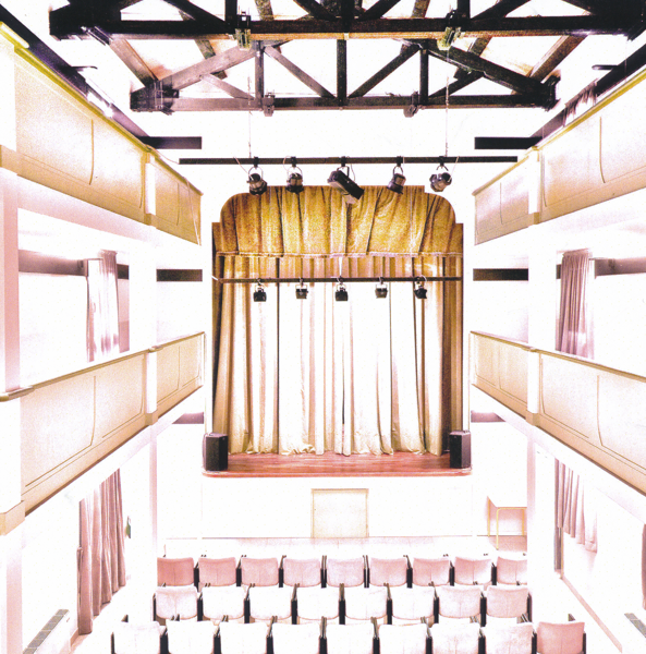 Il Teatro “Rolando Ricci”: cuore culturale di Goro tra memoria, musica e rinascita